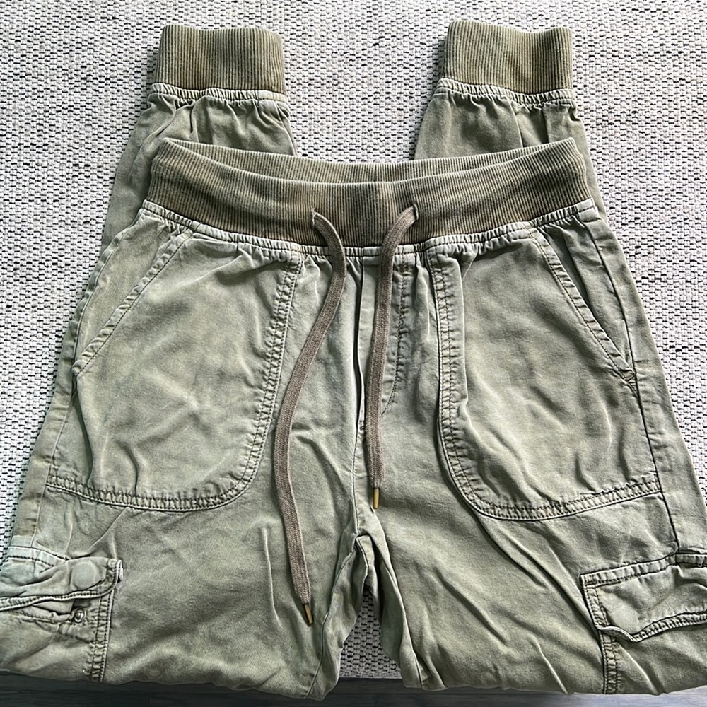 AE joggers, Womens XS, light olive green